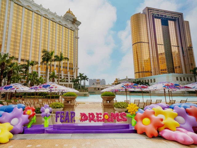 Dive into Eason Chan's World at the FEAR and DREAMS Beach Installation! Dive into Eason Chan's World at the FEAR and DREAMS Beach Installation!
