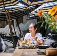 Cave Beach Club คาเฟ่ ชิลริมหาดพัทยา