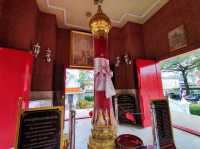 พามาสักการะสถานที่ศักดิ์สิทธิ์เมืองนนทบุรี