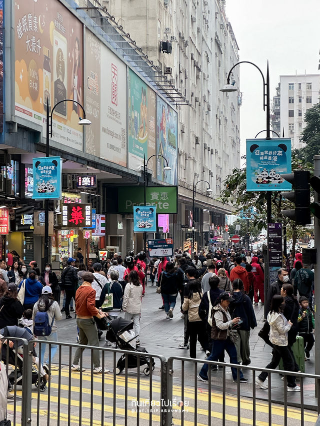 เดินถ่ายรูป ดูวิถีเมืองในย่าน Wan Chai