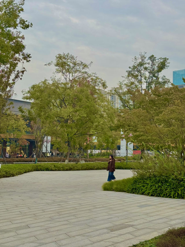 Tianfu Art Park – สวนศิลปะกลางเมืองเฉิงตู 🎨🌿 Tianfu Art Park – สวนศิลปะกลางเมืองเฉิงตู 🎨🌿