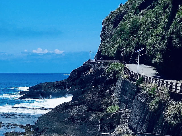 🌊「海的盡頭,是原始與自由的呼吸。」 🌊「海的盡頭,是原始與自由的呼吸。」