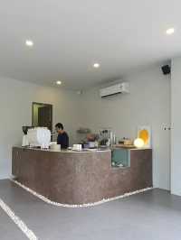 คาเฟ่มินิมอล Over the moon ลำปาง