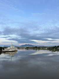 Sarawak in Every Shade: Golden Skies, Ancient Roots, Living Nature