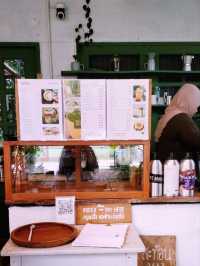 คาเฟ่ลับ "สะท้อน 2557"