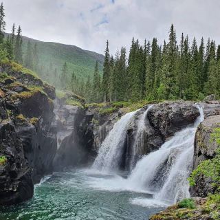 Rjukandefoss – 헴세달 야생 속의 이중 폭포