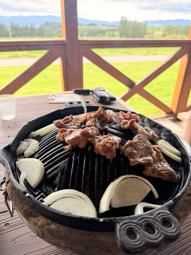 【北海道】富良野の絶景で味わう極上ジンギスカン🐑🔥