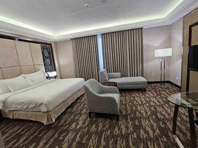 🏌️‍♂️ Spacious Luxury at Radisson Golf & Convention Center Batam