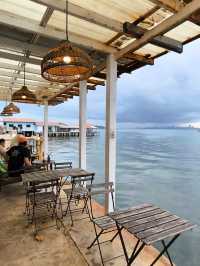 Fat submarine cafe and restaurant  เกาล้าน