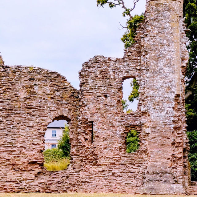 Solo in the Silent Marches: Grosmont Castle