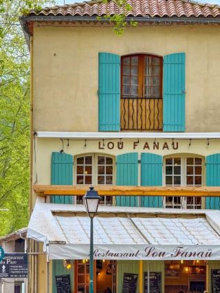 #hellohalloween
💐 3 Beautiful Towns Worth Visiting in Southern France 🇫🇷✨

1️⃣ Gordes – The Jewel of Luberon

Nestled in the Luberon Natural Park, Gordes is a picture-perfect hilltop village known for its stone houses, narrow cobbled streets, and stunning views of the Provence countryside. 🌿🏰 Wander through charming boutiques, visit the historic Château de Gordes, and enjoy local cuisine at quaint cafés overlooking the valley. 🌸🍷

Gordes truly captures the essence of Provence charm, especially during spring and lavender season, making it a must-visit for photographers, couples, and anyone seeking peaceful village life. 📸💛

#France #Gordes #Luberon #ProvenceVillages #TravelFrance #thingstodo #familytravel #couplestrip #staycation