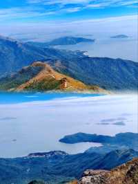 遠眺島嶼夢幻山脈風光