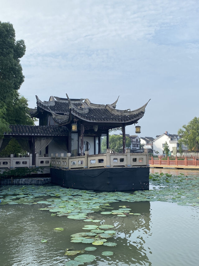 去蘇州，千萬別錯過中國有名的水鄉古鎮  - 周莊✨