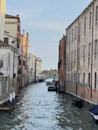 베네치아, 골목을 따라 흐르는 작은 운하와 함께한 하루