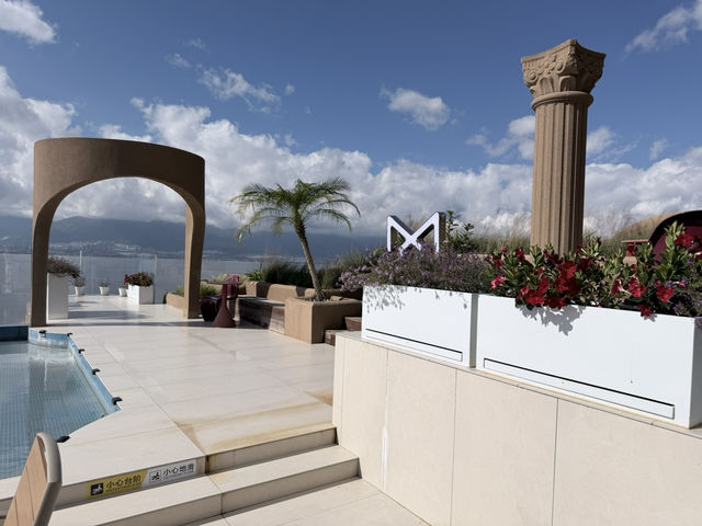 Warm Light by Erhai Lake ✨ Warm Light by Erhai Lake ✨