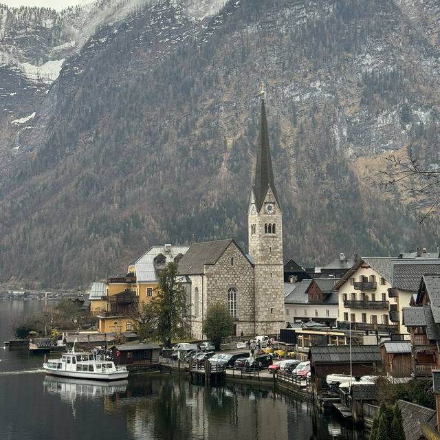 🏔️ HALLSTATT — AUSTRIA’S SNOWY FAIRYTALE VILLAGE ❄️🇦🇹