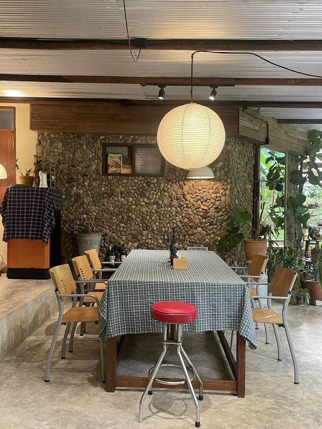 Proud Proud Proud Coffee — คาเฟ่สุดอบอุ่นกลางป่า Proud Proud Proud Coffee — คาเฟ่สุดอบอุ่นกลางป่า