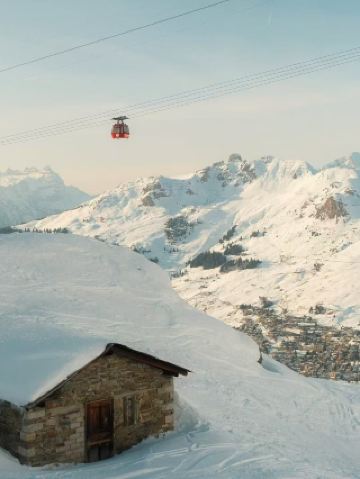  Conquering the 4 Vallées: My Ski Adventure in Verbier