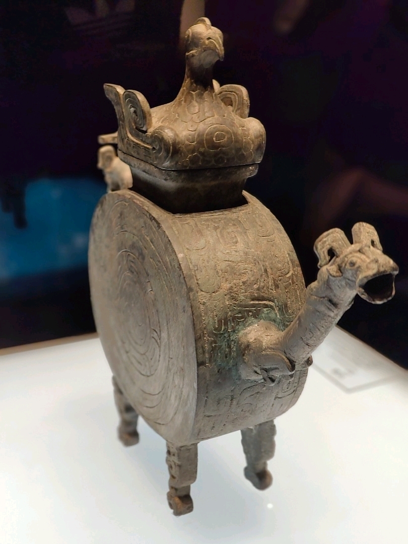 中国古美術 旧蔵『清代 牛角 獸酒杯 一対』酒具 高浮彫 老漆器箱付 文房置物 動物をかたどった酒器。 | Trip.com 西安