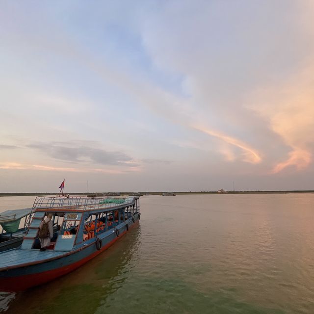 Sunset experience on Tonle Sap