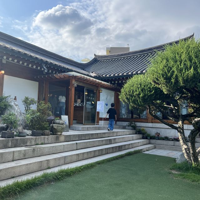 고즈넉한 한옥이 멋진 카페 ‘청화공간’