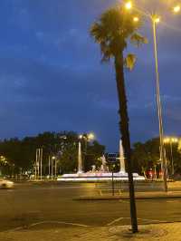 The vibe of Madrid in a couple of pictures. 