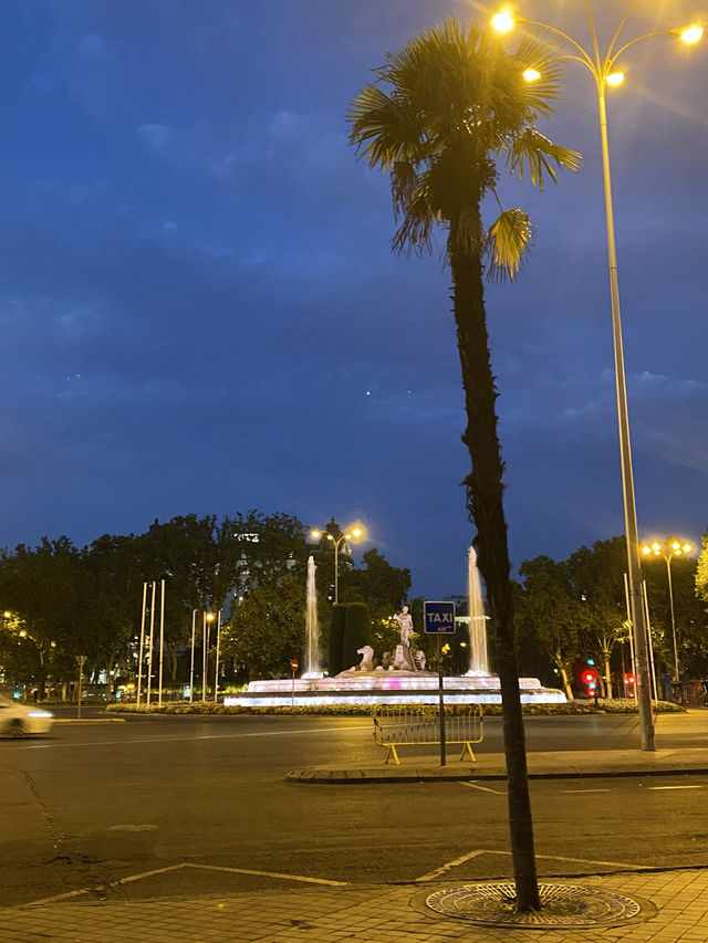 The vibe of Madrid in a couple of pictures. 