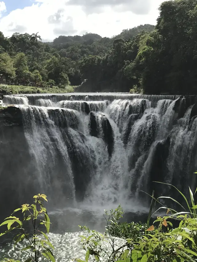 【Taipei Attractions】Shifen Waterfall, Tamsui Lover's Bridge, Maokong Station, a Feast for the Eyes!