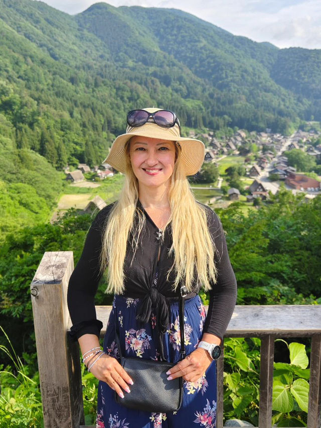 시라카오구: 일본 중심부에 위치한 매력적인 마을 🏠🌾
