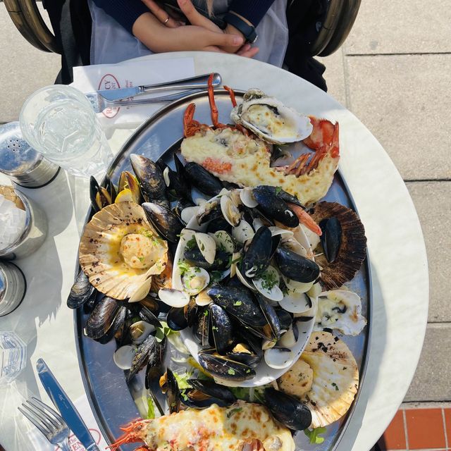 Eat Like a Local: Seafood Lover’s Paradise