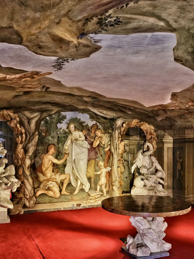 A Glimpse of Renaissance Elegance: Visiting Palazzo Rosso in Genoa