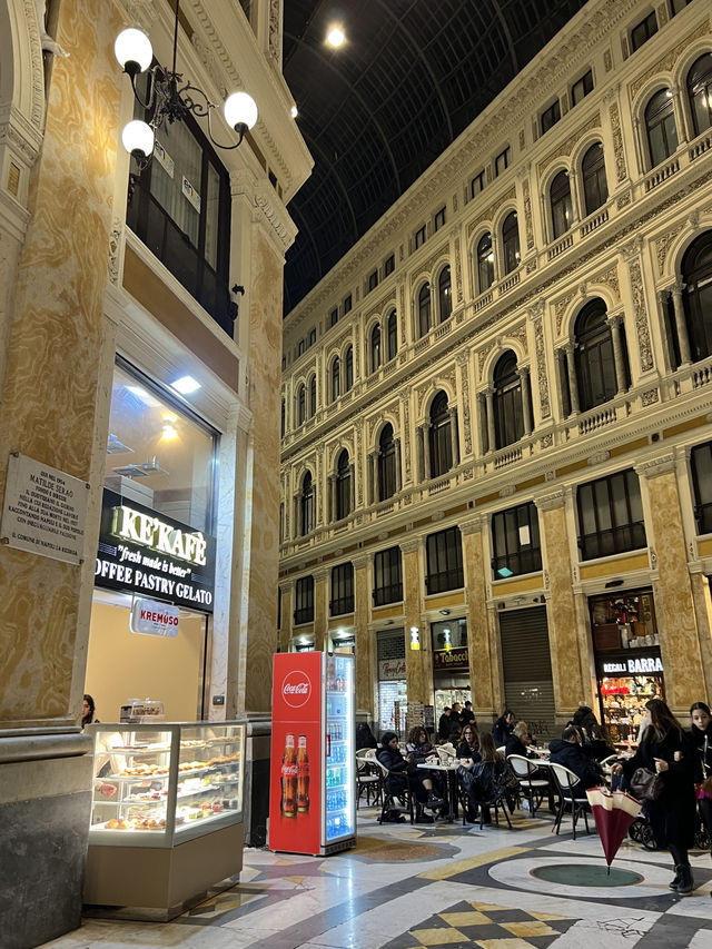나폴리 Galleria Unberto 1 나폴리 Galleria Unberto 1