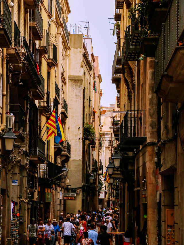 ☀️💸 Budget Summer Trip to Barcelona — See It All Without Breaking the Bank!
