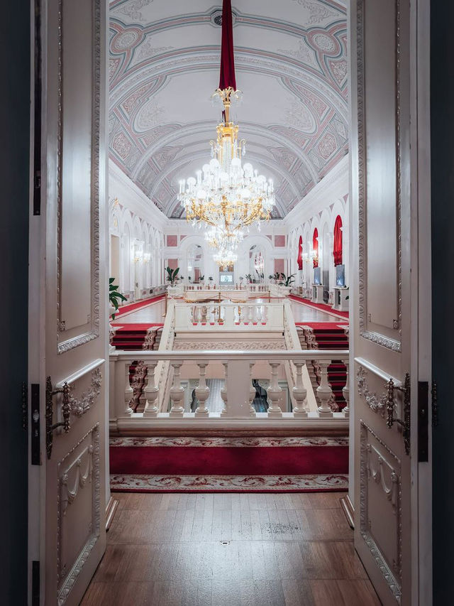  Bolshoi Theatre, Moscow – Icon of Russian Culture