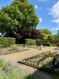 Family Afternoon in Holland Park