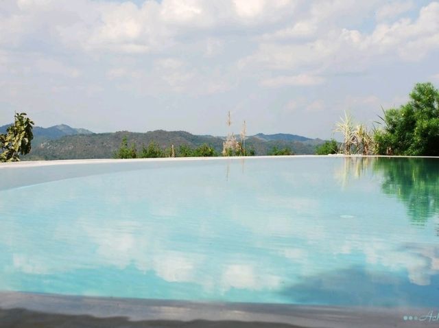 ร้านอาหารวิวสวยแจ่มบนยอดเนิน