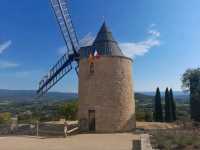 Beautiful Saint Saturn les Apt, Provence