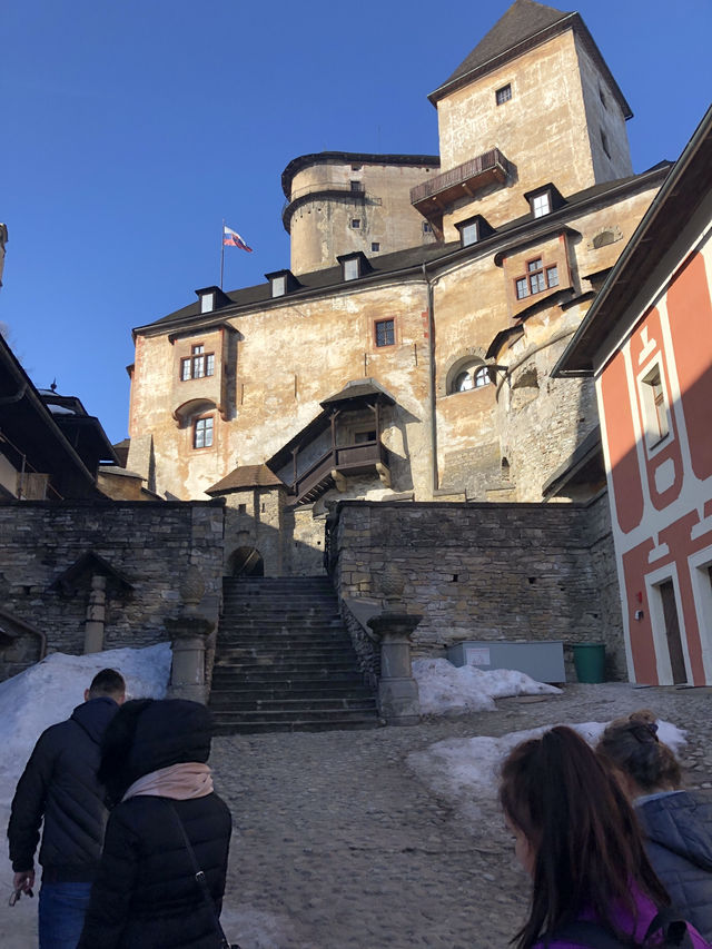 🏰 Orava Castle: Majestic Fortress Above the River 🏰 Orava Castle: Majestic Fortress Above the River