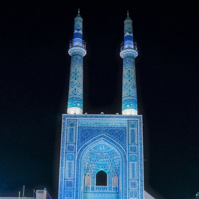 Yazd: The City That Turns Blue at Night ๐๐ Yazd: The City That Turns Blue at Night ๐๐
