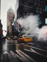 🌃 불빛의 강 위에 선 맨해튼의 맥박 ✨