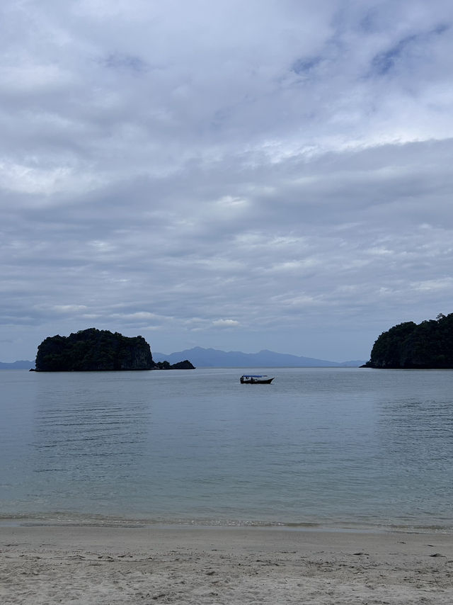 🌴 Пляжи Лангкави: райский уголок на любой вкус! 🌴