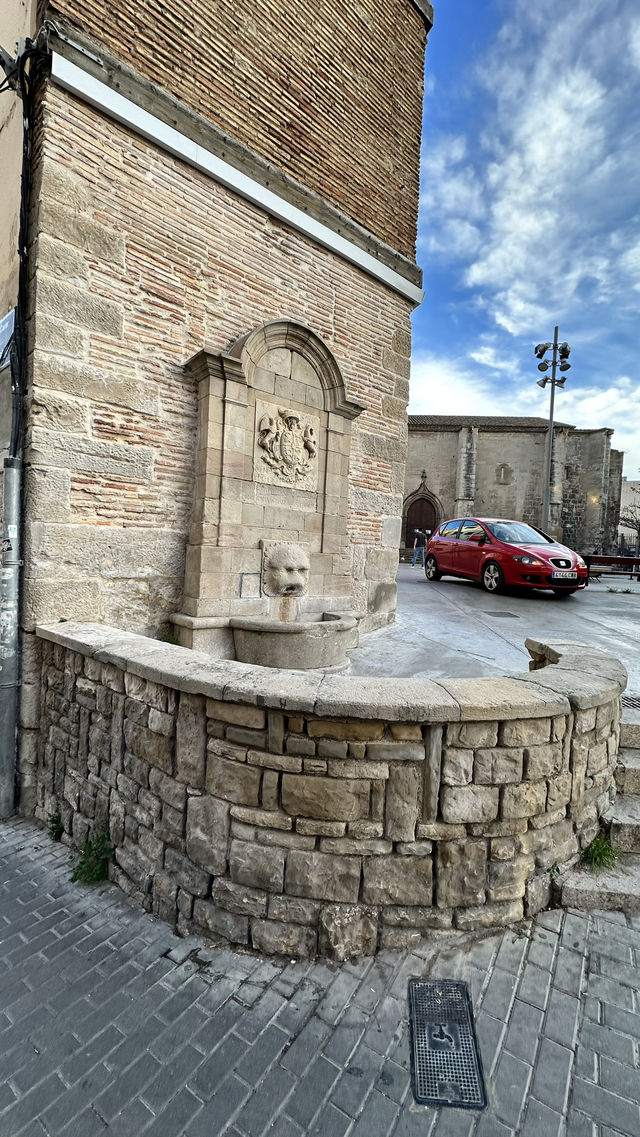 Black spade fountain Font de Sant Llorenç o de