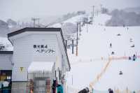 穿著漢服去滑雪，打卡東京周邊人氣很旺的雪場