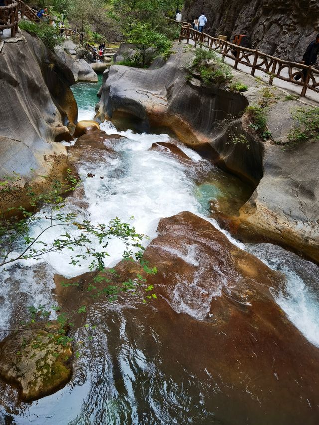 八泉峡