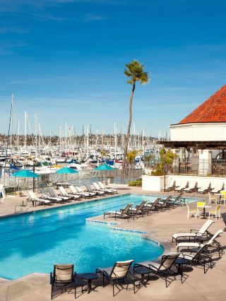 🌴 San Diego's Kona Kai Splendor: Top Hotel Picks! 🛎️
