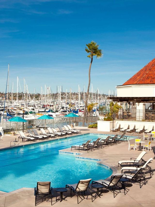 🌴 San Diego's Kona Kai Splendor: Top Hotel Picks! 🛎️