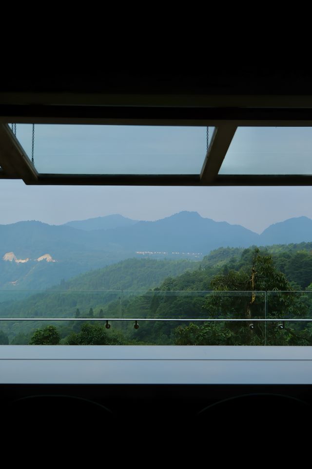 峨眉山秘密花園裡的小木屋