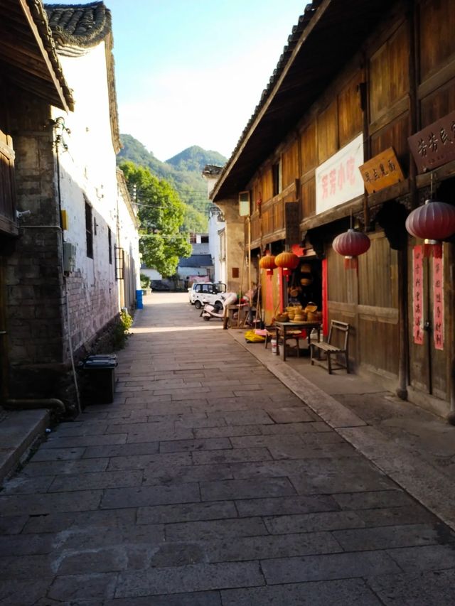 浙江古村落自駕遊～俞源村 俞源村是首批中國歷史文化名村，位於武義縣西南部，距離縣城20公里，為全國第五批重點文物保護單位。