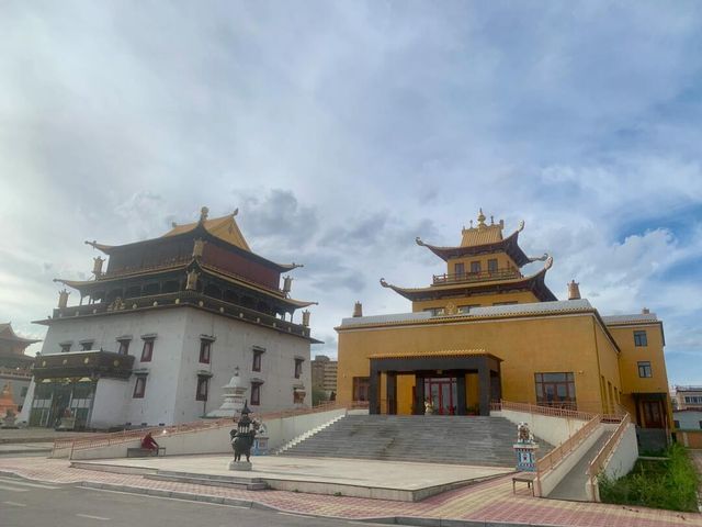 蒙古烏蘭巴托的甘丹寺：歷史與信仰的交匯點。