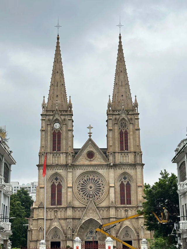 Sacred Heart Cathedral, you must visit in Guangzhou 🇨🇳